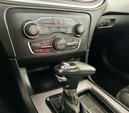 Dodge Charger V6 2022 in Sharjah — photo 6