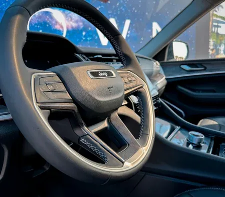 Jeep Grand Cherokee 2023 in Sharjah — photo 3