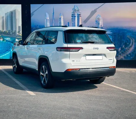 Jeep Grand Cherokee 2023 in Sharjah — photo 5