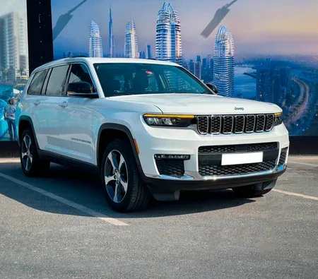 Jeep Grand Cherokee 2023 in Sharjah — photo 6