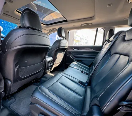 Jeep Grand Cherokee 2023 in Sharjah — photo 8