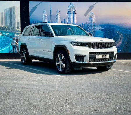 Jeep Grand Cherokee 2023 in Sharjah — photo 9