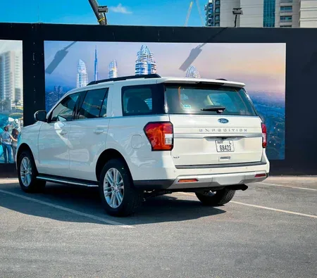 Ford Expedition 2023 in Sharjah — photo 5