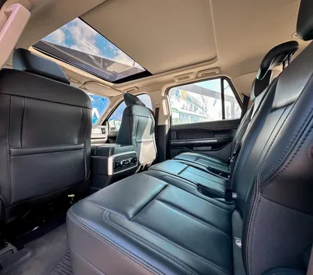 Ford Expedition 2023 in Sharjah — photo 7