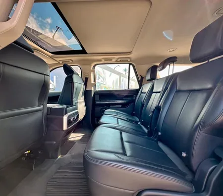 Ford Expedition 2023 in Sharjah — photo 8