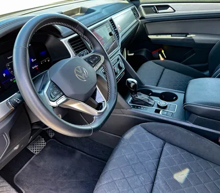 Volkswagen Teramont 2022 in Sharjah — photo 2