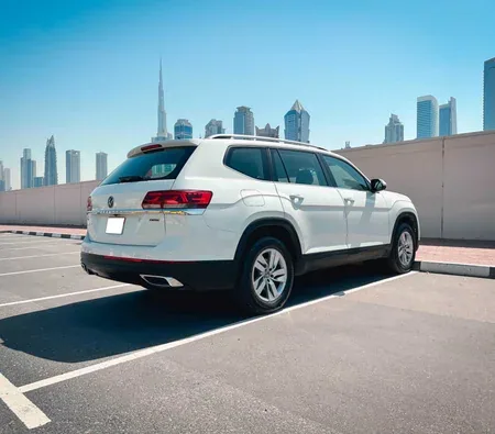 Volkswagen Teramont 2022 in Sharjah — photo 6