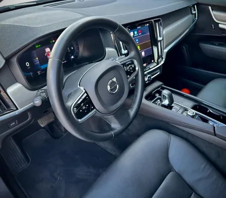 Volvo S90 2023 in Sharjah — photo 3