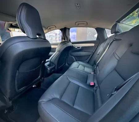 Volvo S90 2023 in Sharjah — photo 4