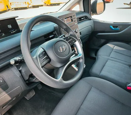 Hyundai Staria 9S 2024 in Sharjah — photo 2