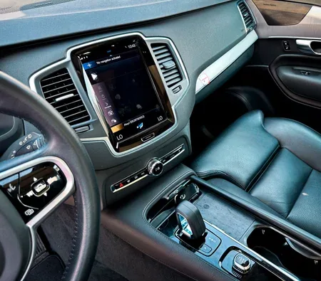 Volvo XC90 2023 in Sharjah — photo 4