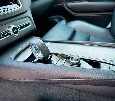Volvo XC90 2023 in Sharjah — photo 7