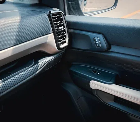 Ford Everest 2024 in Sharjah — photo 8