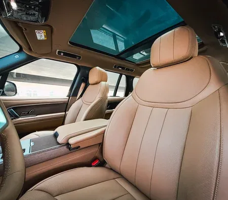 Land Rover Range Rover Vogue 2025 in Sharjah — photo 10