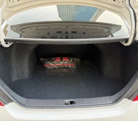 Nissan Sunny 2025 in Dubai — photo 4