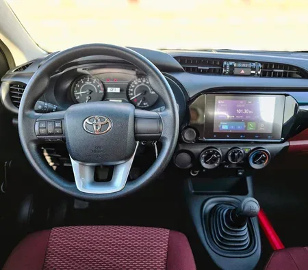 Toyota Hilux 4×2 2026 in Dubai — photo 10
