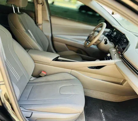 Hyundai Elantra 2023 in Dubai — photo 6