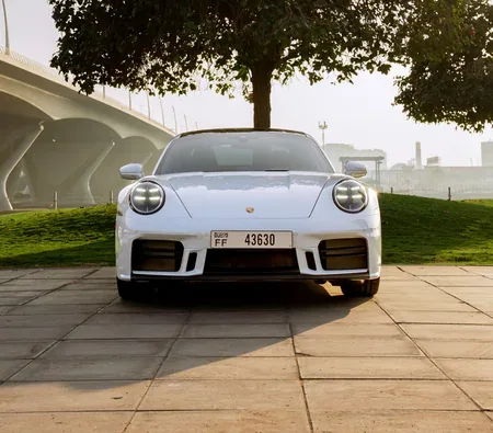 Porsche 911 Carrera 4S 2026 — аренда в Дубае — фото 2