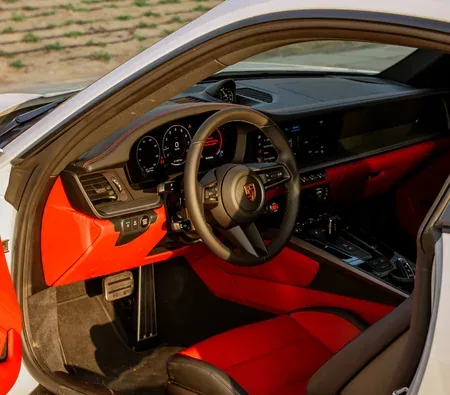 Porsche 911 Carrera 4S 2026 — аренда в Дубае — фото 3