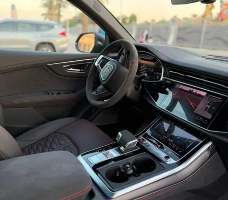 Audi RS Q8 2025 in Dubai — photo 4