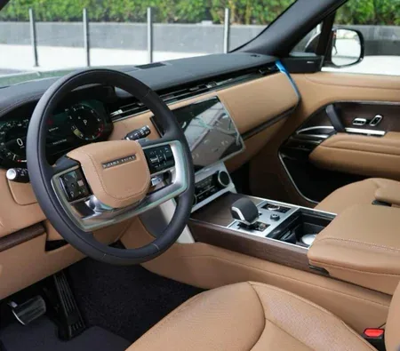 Land Rover Range Rover Vogue 2023 in Dubai — photo 2