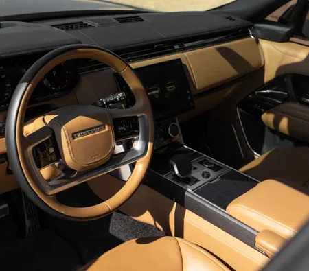 Land Rover Range Rover Vogue Autobiography V8 2023 in Abu Dhabi — photo 2