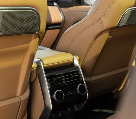 Land Rover Range Rover Vogue Autobiography V8 2023 in Abu Dhabi — photo 3