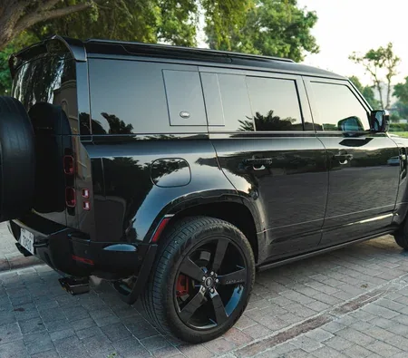 Land Rover Defender V6 2024 — аренда в Дубае — фото 5