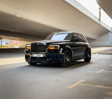 Rolls-Royce Cullinan Black Badge 2022 напрокат