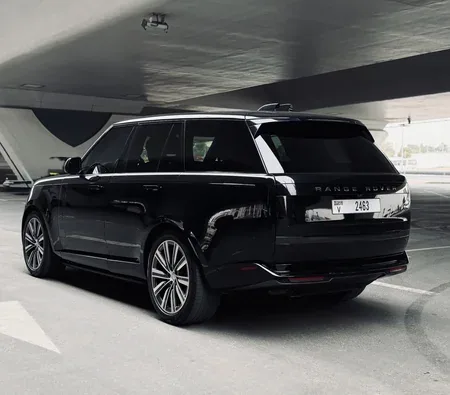 Land Rover Range Rover Vogue HSE V8 2023 in Dubai — photo 3