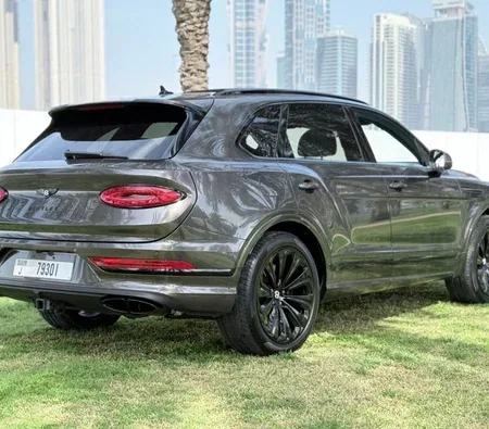 Bentley Bentayga 2023 in Dubai — photo 5