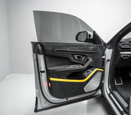 Lamborghini Urus Performante 2023 in Dubai — photo 3