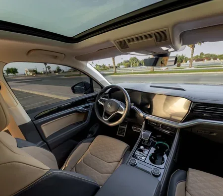 Volkswagen Touareg 2025 in Dubai — photo 2