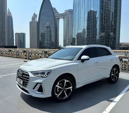 Audi Q3 2025 in Dubai — photo 8