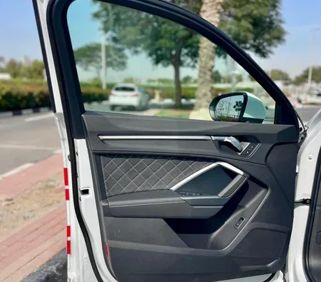 Audi Q3 2025 in Dubai — photo 10