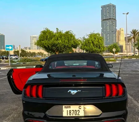 Ford Mustang Convertible 2021 in Dubai — photo 5