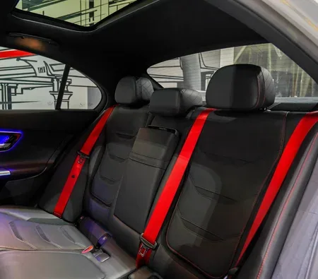 Mercedes-Benz AMG C63 S 2025 — аренда в Дубае — фото 4