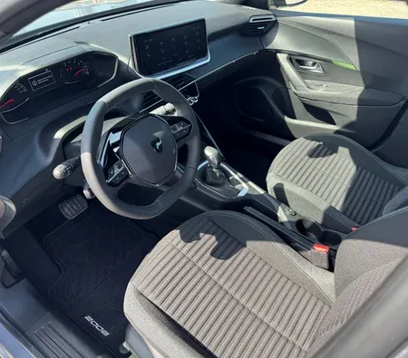 Peugeot 2008 2026 in Dubai — photo 4