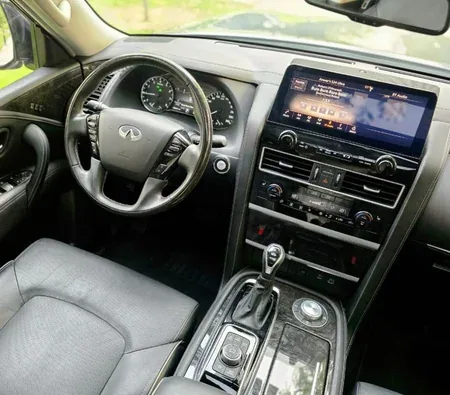 Infiniti QX80 2024 in Dubai — photo 2