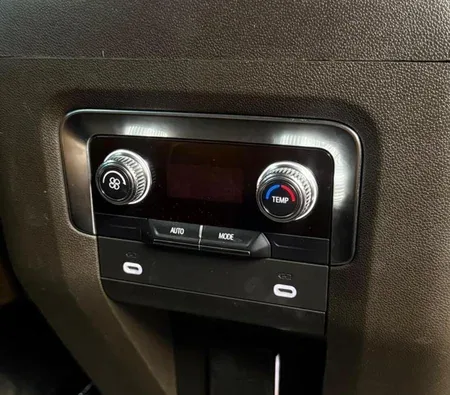 GMC Yukon 2023 in Dubai — photo 9