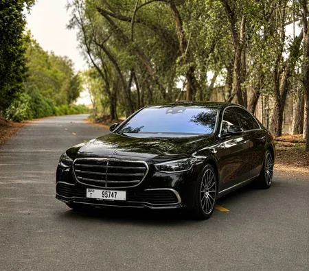 Mercedes-Benz S580 2023 for rent