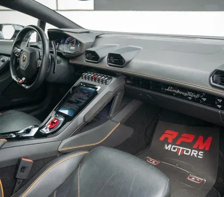 Lamborghini Huracan Evo Coupe 2021 in Dubai — photo 6