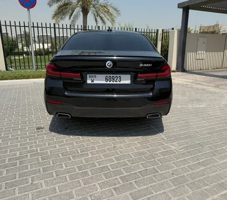 BMW 530i 2023 in Dubai — photo 3