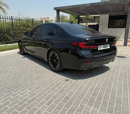 BMW 530i 2023 in Dubai — photo 4