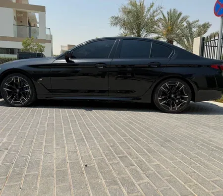 BMW 530i 2023 in Dubai — photo 5
