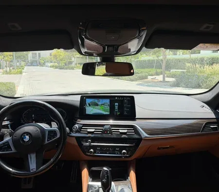 BMW 530i 2023 in Dubai — photo 7