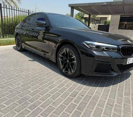 BMW 530i 2023 in Dubai — photo 9