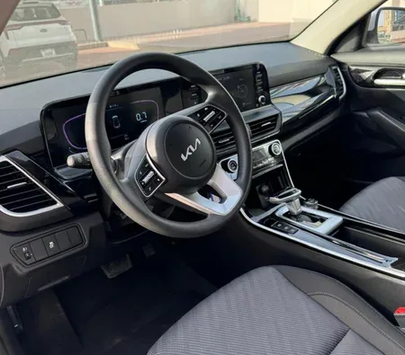 Kia Seltos 2025 in Dubai — photo 3