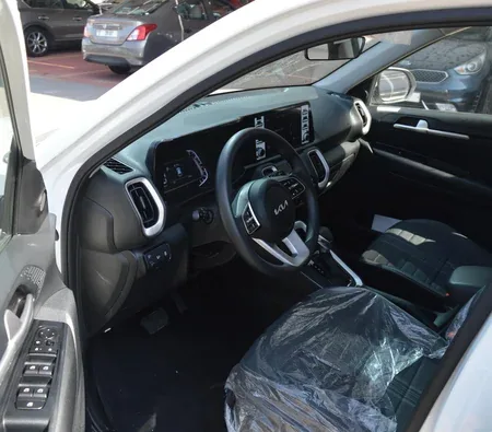 Kia Sonet 2025 in Dubai — photo 6