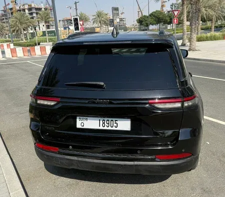 Jeep Grand Cherokee 2024 in Dubai — photo 5
